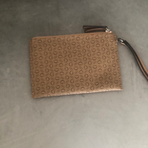 Guess Wallet - Picture 3 of 3